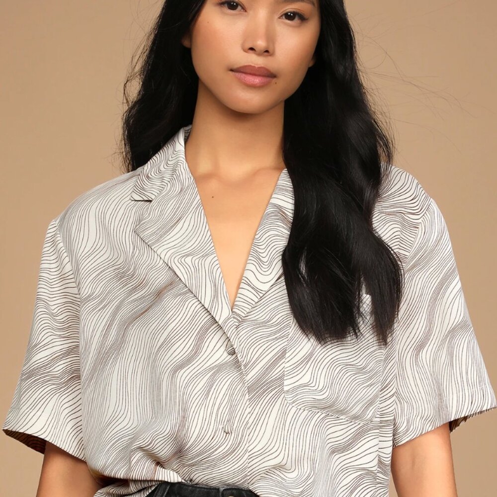 Modern in Style White Print Short Sleeve Button-Up Top